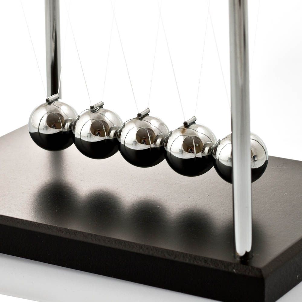 The Source Newton's Cradle Physics Toy Age 3+