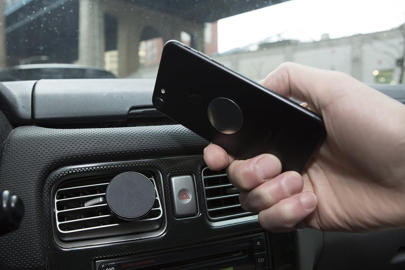 Kikkerland -  Magnetic Car Vent Phone Mount