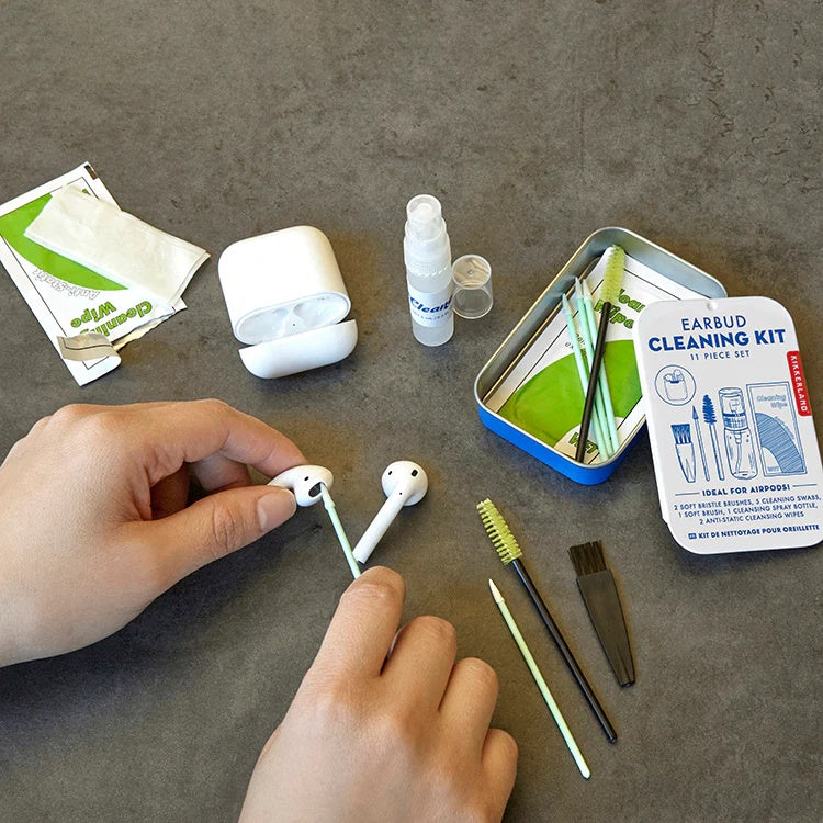 Kikkerland - Earbud Cleaning Kit