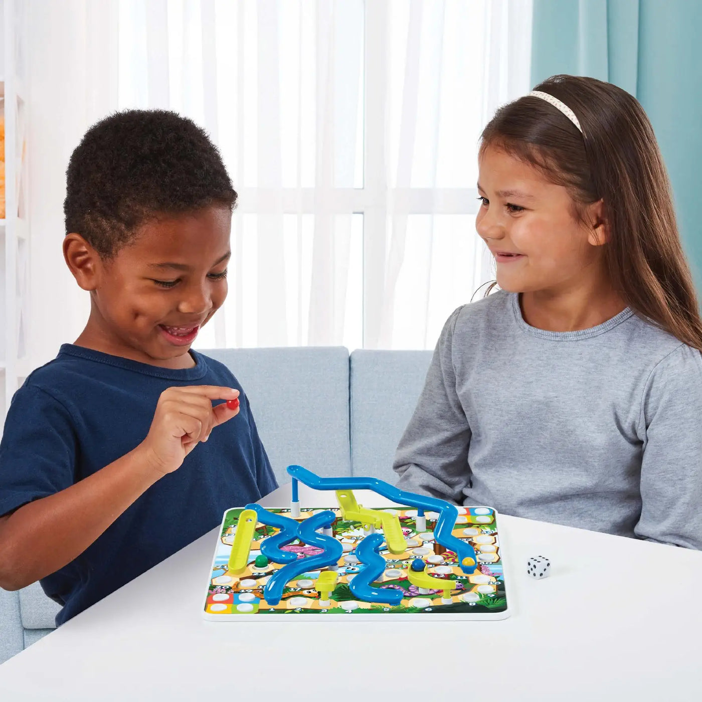 Ambassador 3D Snakes & Ladders