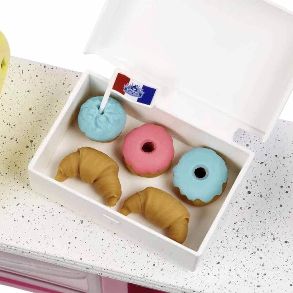 Barbie Malibu Baking Set with Doll, Dough & Accessories