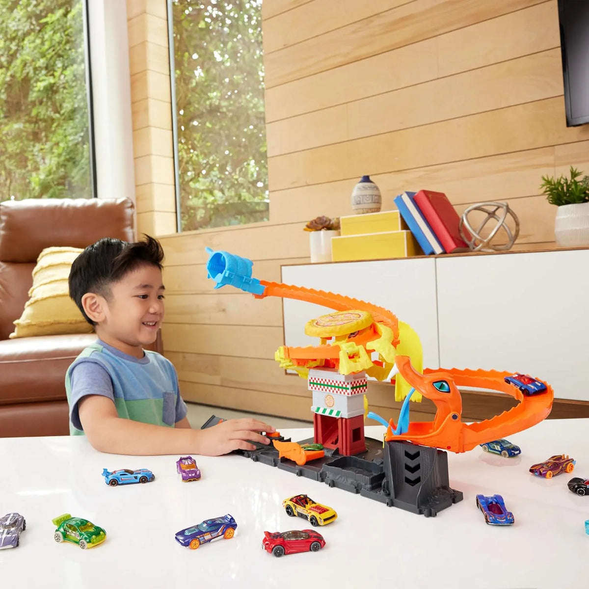 Hot Wheels City Pizza Slam Cobra Attack Track Set